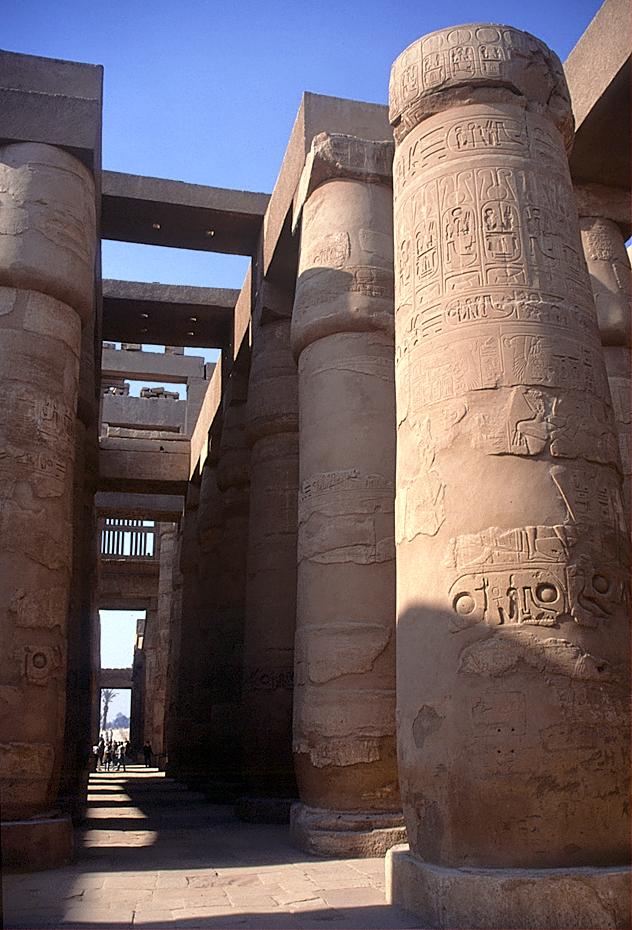 Säulenhalle in Karnak
