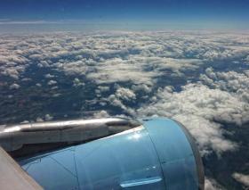 Blick aus dem Flugzeug nach Paris