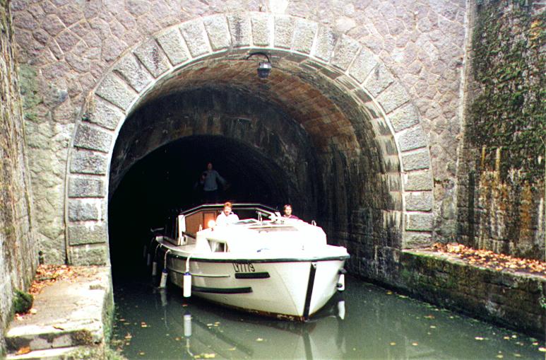 Ausfahrt aus dem Tunnel