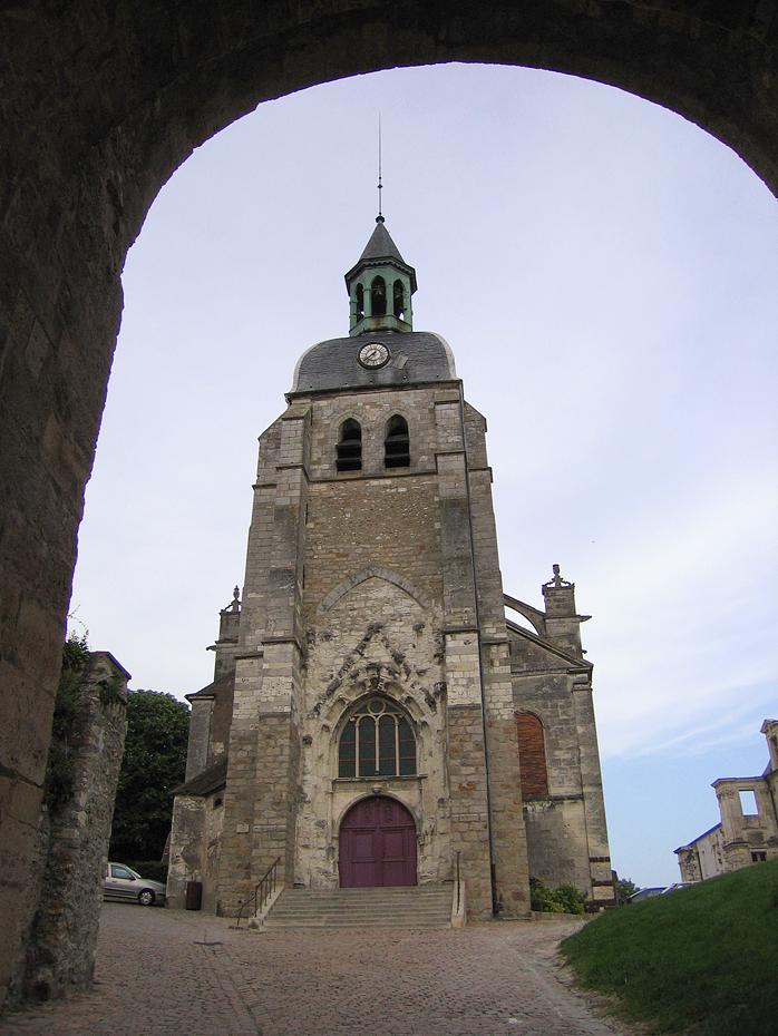 Kirche am Gipfel des Dorfes, Joigny