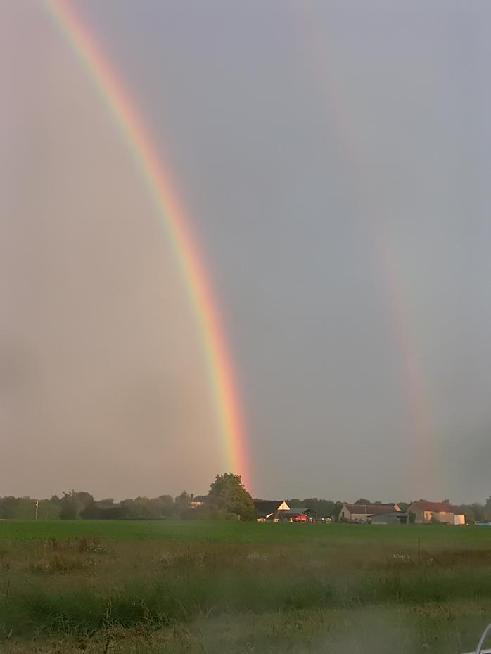 Doppelter Regenbogen am Abend