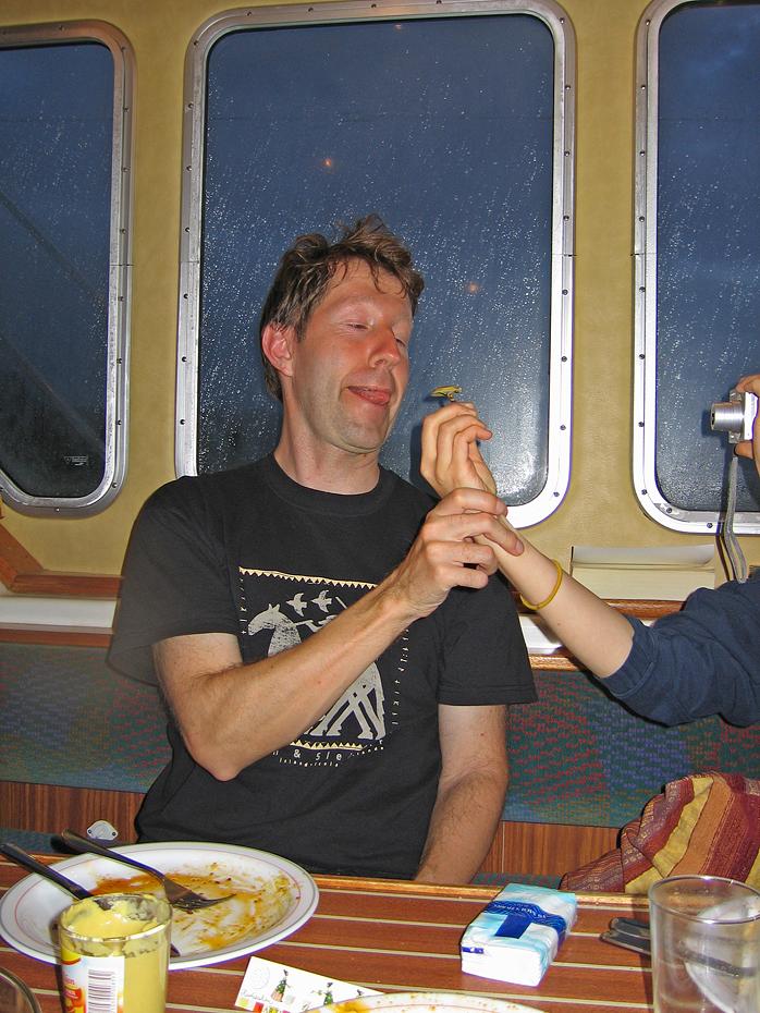 Christian will den Löffel mit Dijon Senf nicht abschlecken. Feigling.