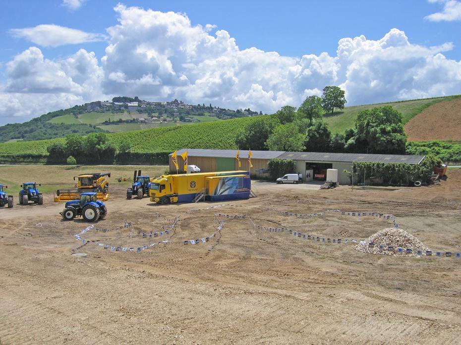 Das ist kein Weingut, das ist die Teststrecke vom neuen Supertraktor