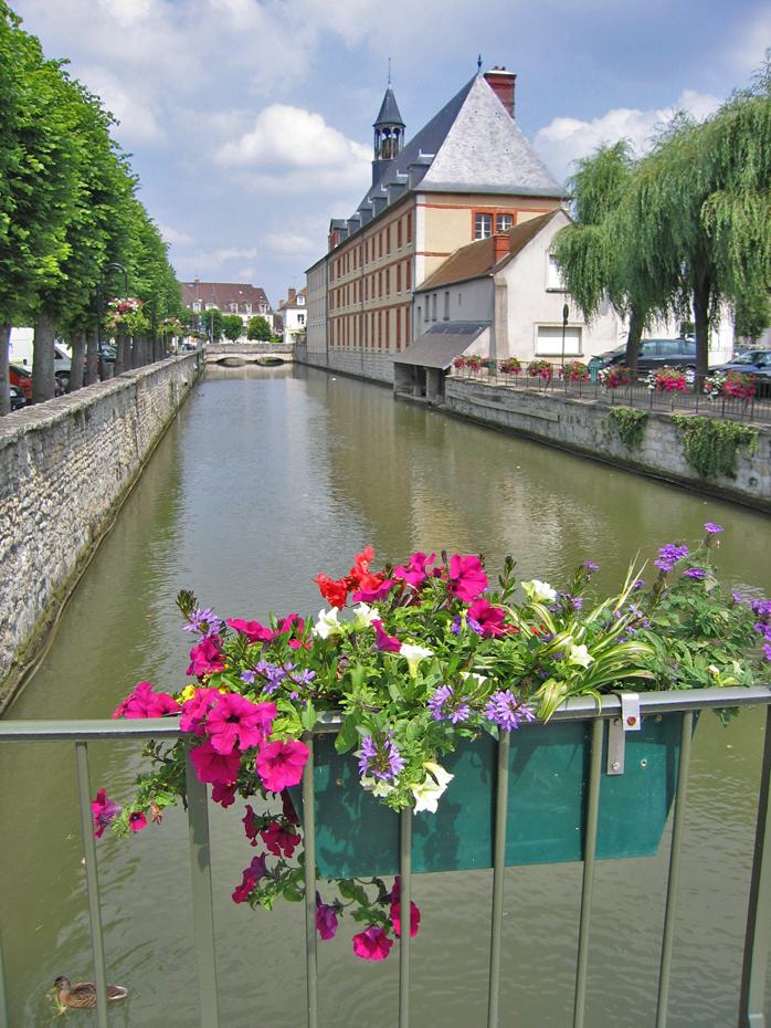 Nicht der Kanal, aber auch nettes Wasser, Nemours