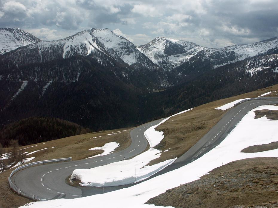Kehre an der Nockalm Panoramastraße