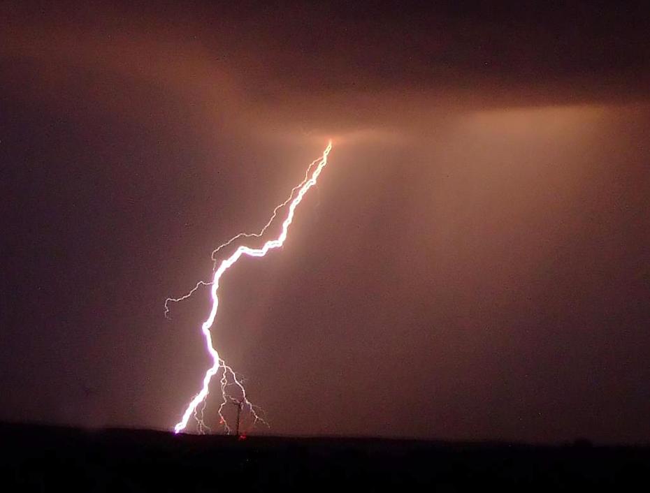Die Windmühlen eignen sich wenigstens als Blitzableiter
