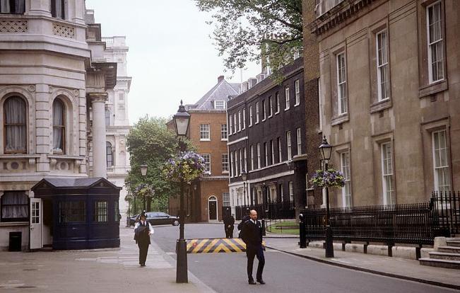 Downing Street (mit No. 10)