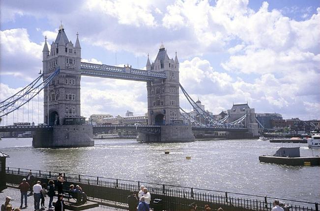 Tower Bridge vom London Tower aus