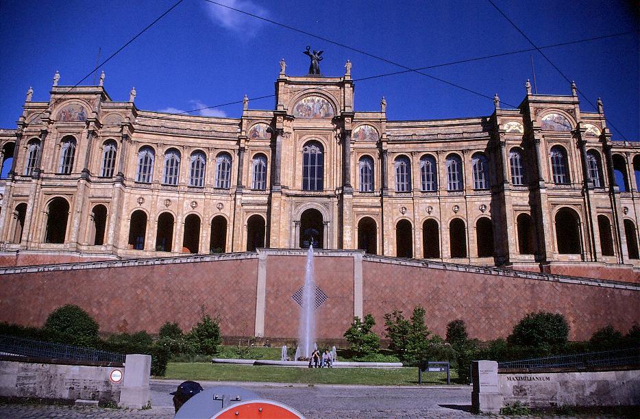 das Maximilianeum