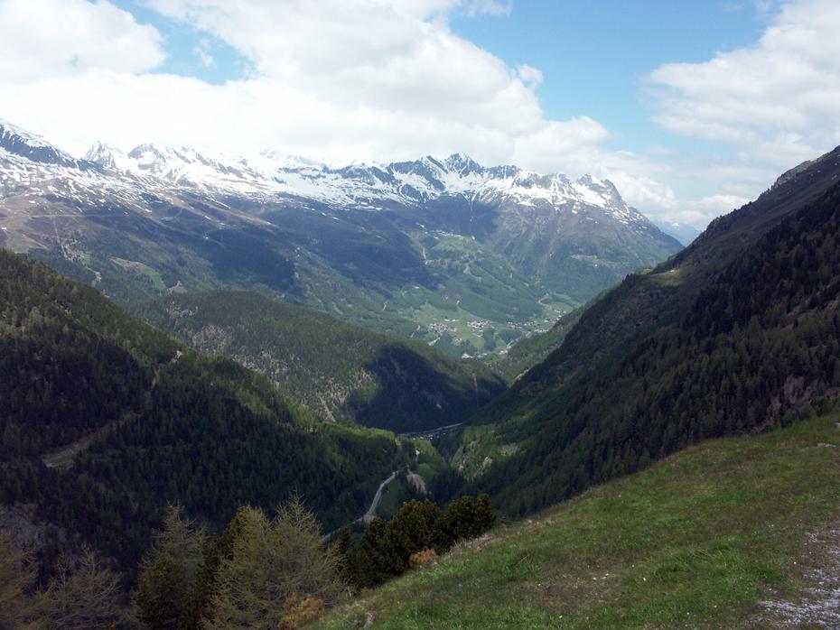 Blick von der Timmelsjochstraße ins Ötztal