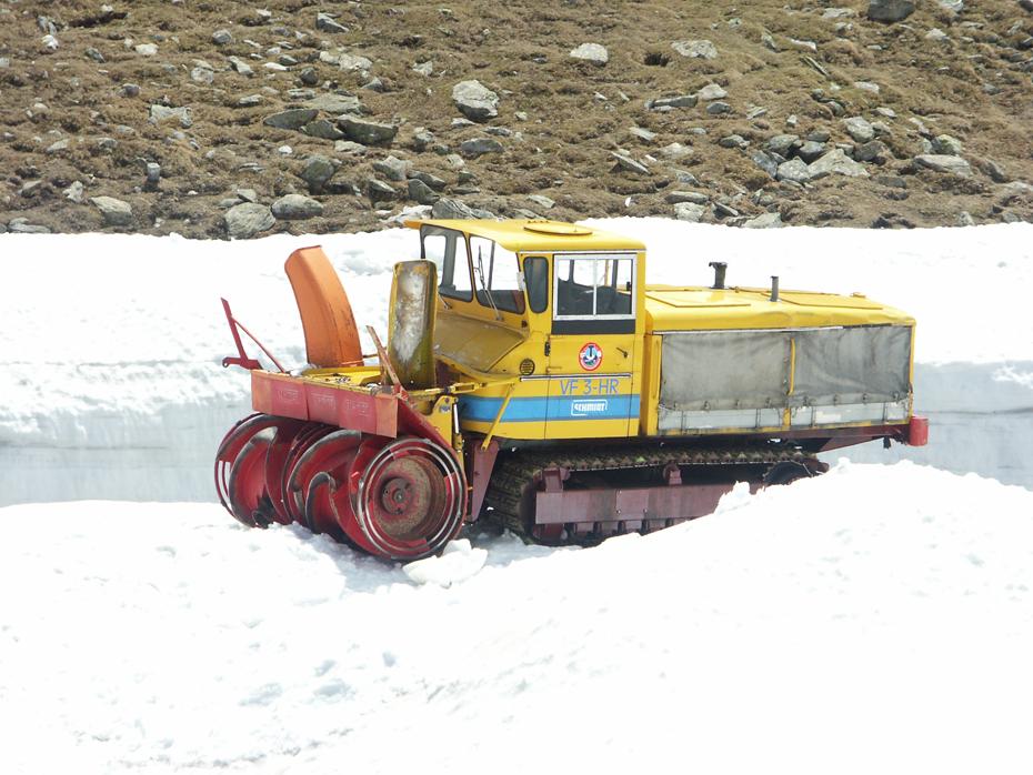 Die Schneefräse war nur Tage zuvor noch im Einsatz
