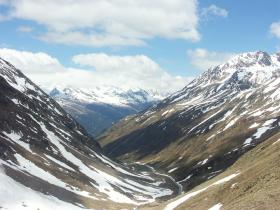 Blick zurück von der Timmelsjochstraße ins Ötztal