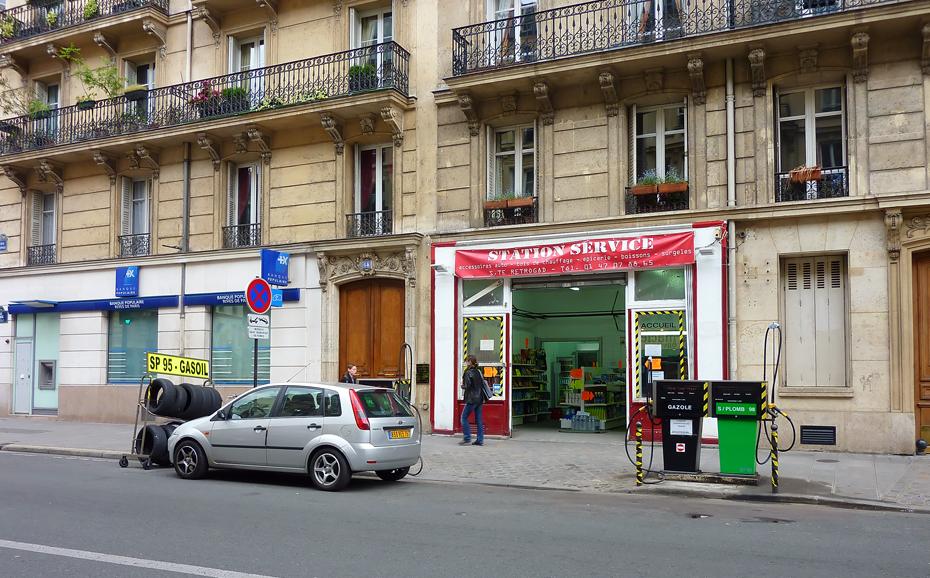 Kleine Tankstelle