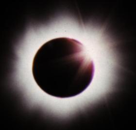 äußere Korona mit Sonnenüberstrahlung