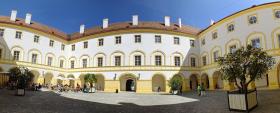 Schloß Hof