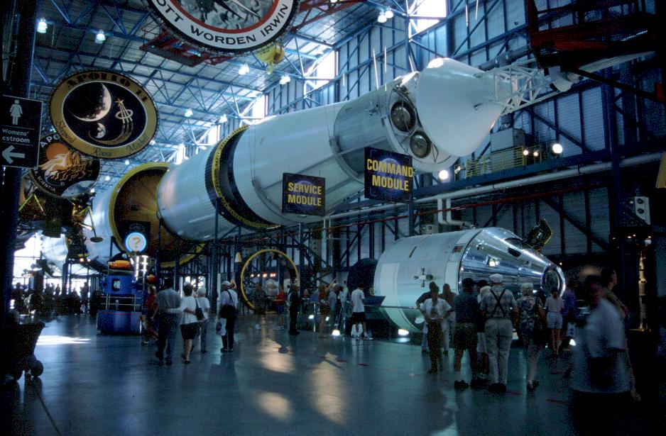 eine saturn V Rakete (kein Modell!)
