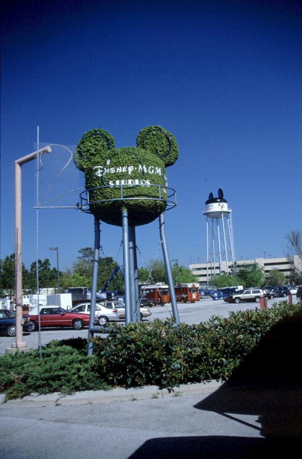 das Wahrzeichen (der Wassertank im Hintergrund!) der MGM Studios