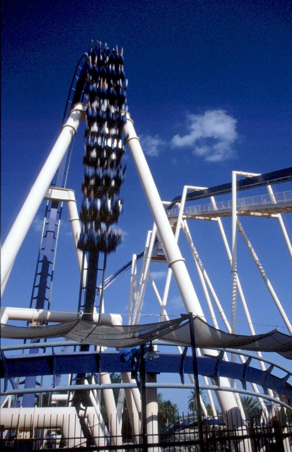 Montu - die verrückte Hochschaubahn in Bush Gardens