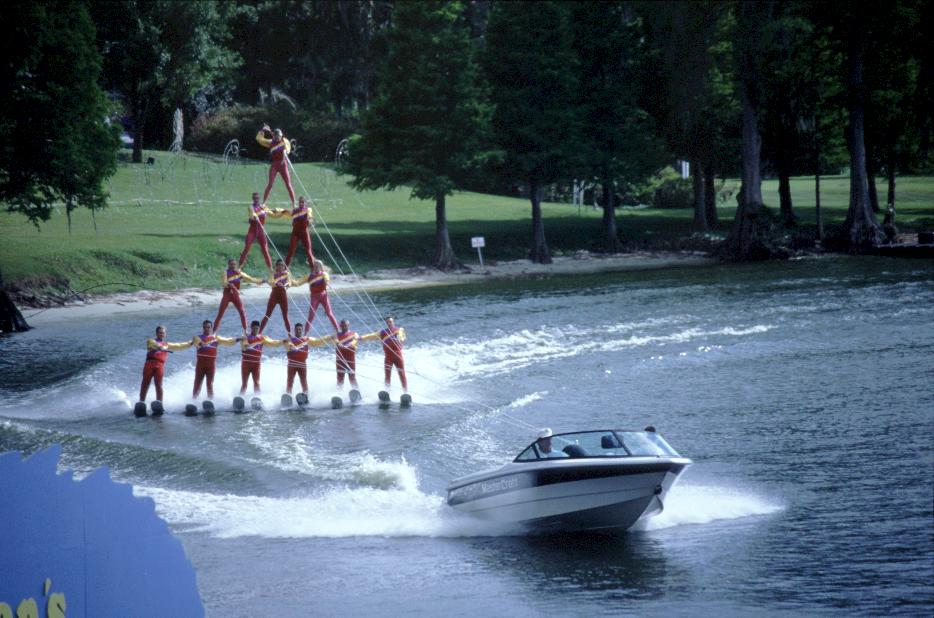Wasserskishow Höhepunkt in Cypress Gardens