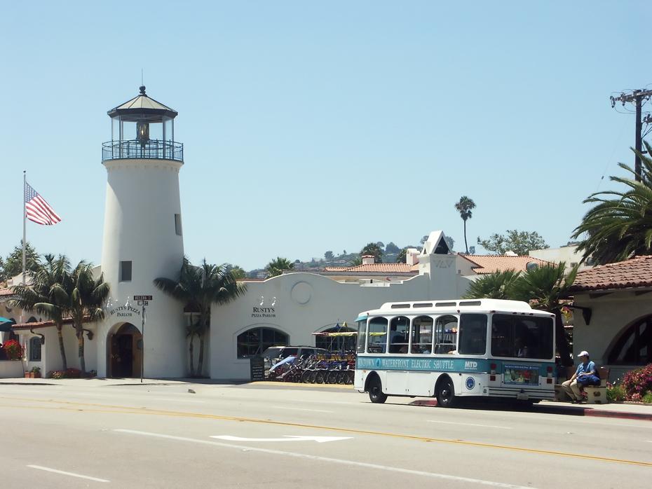 Santa Barbara - Elektrobus und Restaurant