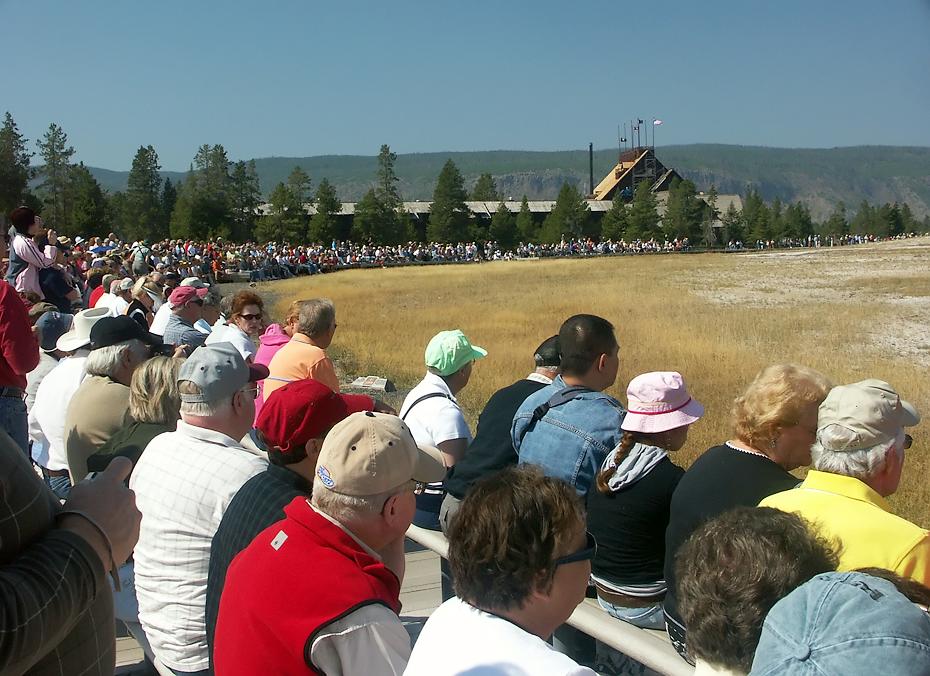Warten auf Old Faithful, Yellowstone NP, WY