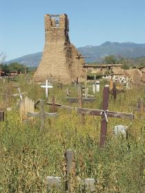 Friedhof im Taos Pueblo NHL, NM