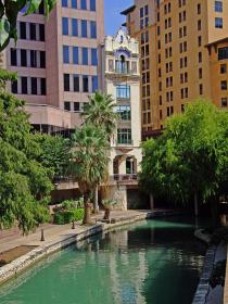 Das andere Ende des Riverwalks (vom Parkplatz aus), San Antonio, TX
