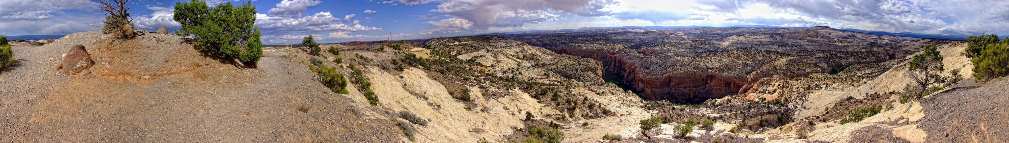Rundumsicht kurz vor dem Capitol Reef NP