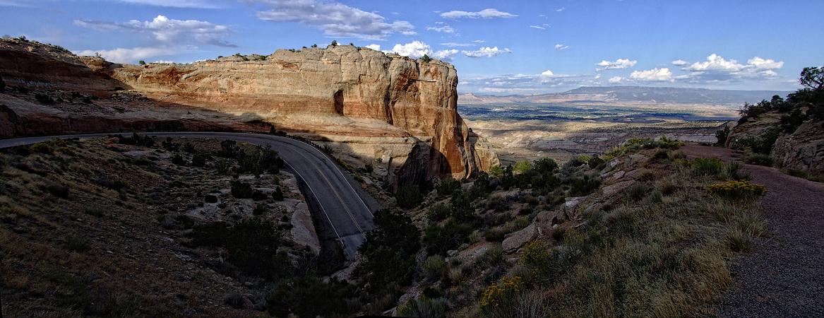 Straße hinunter ins Tal, Colorado NM, CO