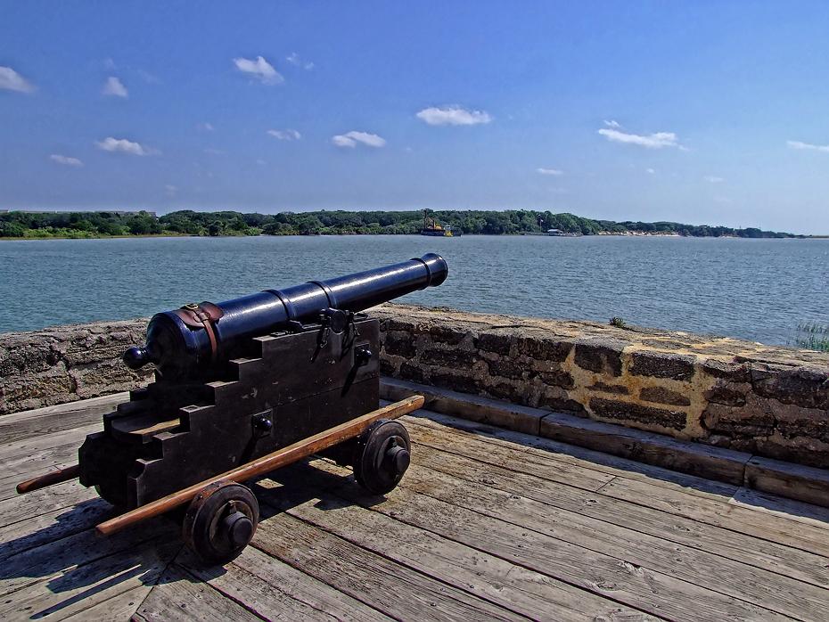 Kanonenaussicht auf den Fluß, Fort Mantanza NM, FL