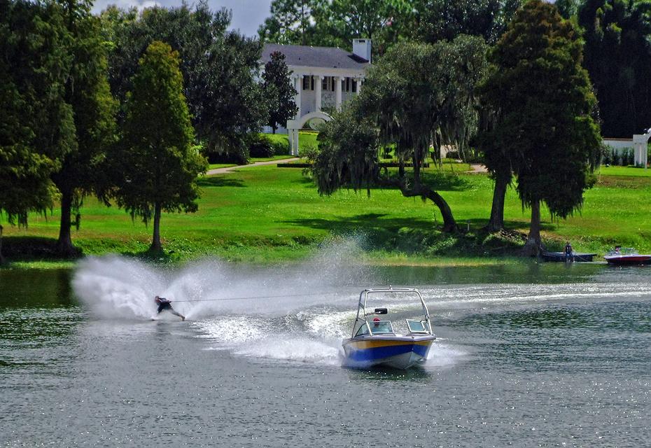 Wasserskishow im Cypress Garden, FL