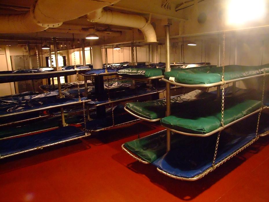 Schlafsaal im Battleship USS Alabama, Mobile, AL