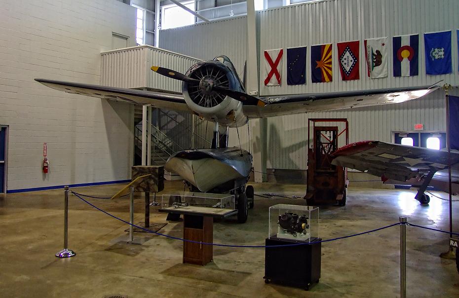 Flugzeug im Hanger beim Battleship USS Alabama, Mobile, AL