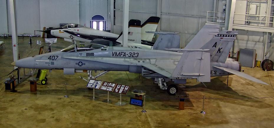 Flugzeuge im Hanger beim Battleship USS Alabama, Mobile, AL