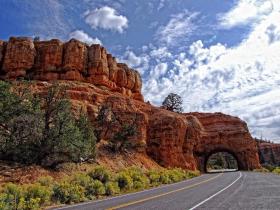 Tunnel im Red Canyon SP, UT