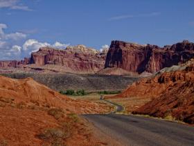 Stichstraße zu den Canyons des Capitol Reef NPs, UT