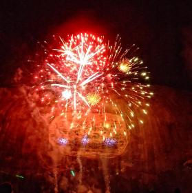 Feuerwerk vor dem Stone Mountain, Atlanta, GA