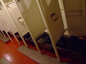 Großraumklo im Battleship USS Alabama, Mobile, AL