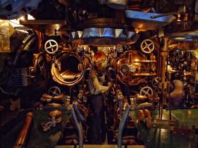 USS Drum von innen beim Battleship USS Alabama, Mobile, AL